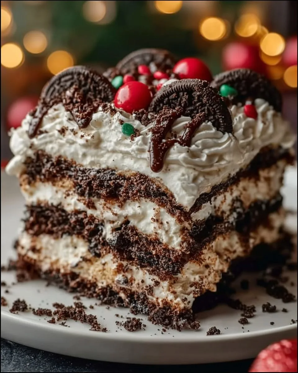 No-Bake Christmas Oreo Lasagna
