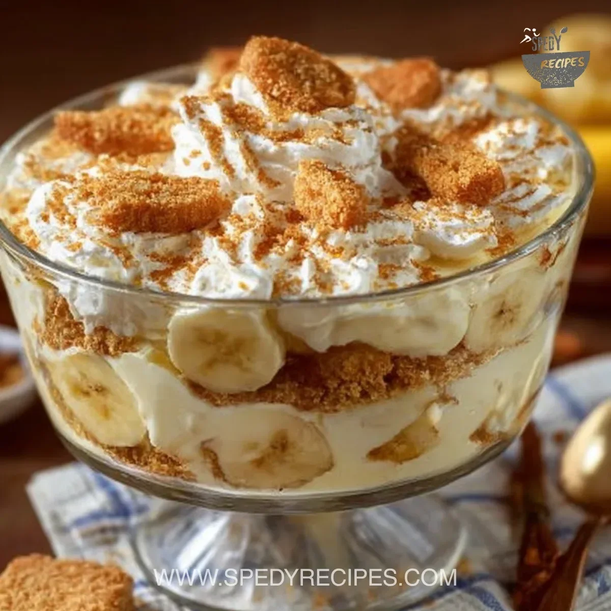 Delicious old-fashioned homemade banana pudding in a dessert bowl