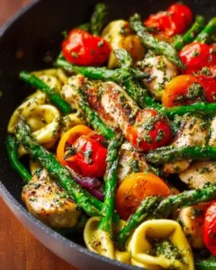 One Pan Pesto Chicken Tortellini And Vegetables 2026 01 02 165840 819x1024 1